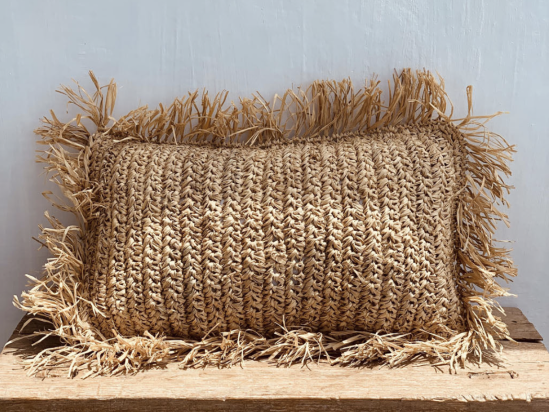 Housse de coussin raphia à franges